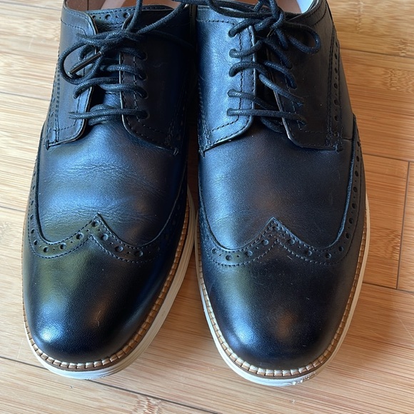 Cole Haan Men's Original Grand Shortwing Oxford Shoe, Black/White, size 10 1/2 M - Picture 10 of 11